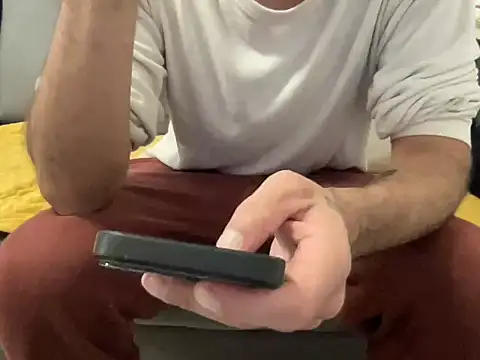 Snapshot of 4small4inchlol chatting on December 1, 2025, 2:07 pm 4small4inchlol online show from December 1, 2025, 2:07 pm