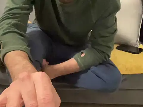 Snapshot of 4small4inchlol chatting on December 13, 2025, 8:04 pm 4small4inchlol online show from December 13, 2025, 8:04 pm