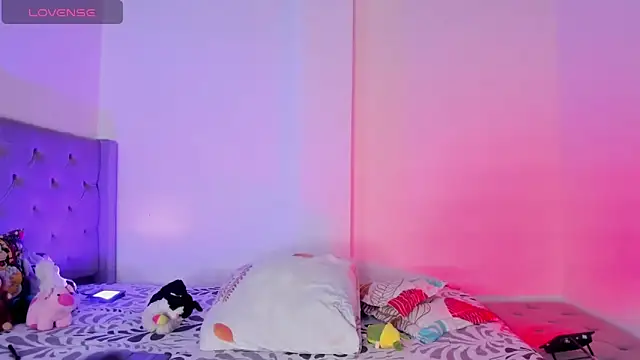 samara jonness online show from December 3, 2025, 3:40 am