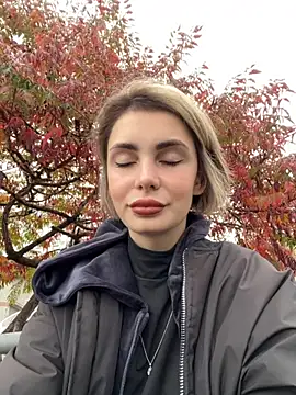 Snapshot of SandraCarter chatting on October 19, 2025, 7:11 am SandraCarter online show from October 19, 2025, 7:11 am