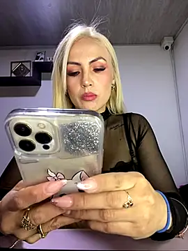 Snapshot of alicev_kitty chatting on September 13, 2025, 1:11 pm alicev kitty online show from September 13, 2025, 1:11 pm