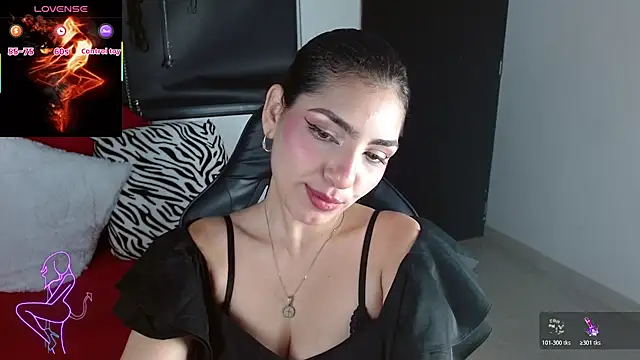 Carolaine69  online show from June 5, 2026, 1:28 pm