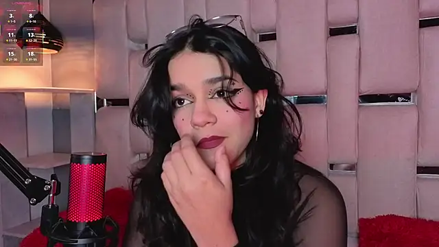 ValerieKay  online show from April 20, 2026, 1:56 pm