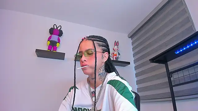 Gangster Girl online show from December 21, 2025, 9:26 pm