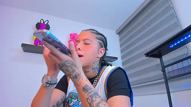 Gangster Girl online show from November 4, 2025, 2:26 am