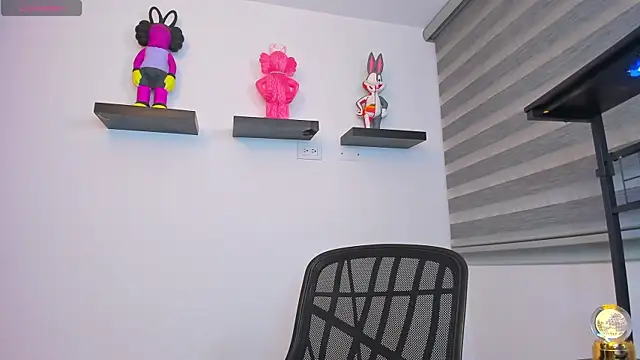 Gangster Girl online show from April 7, 2026, 4:36 am