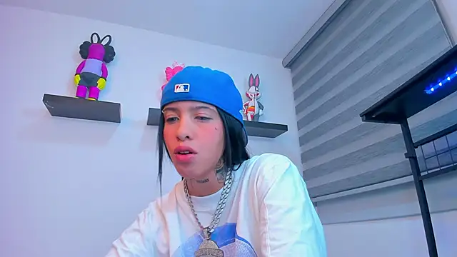 Gangster Girl online show from October 28, 2025, 1:17 am