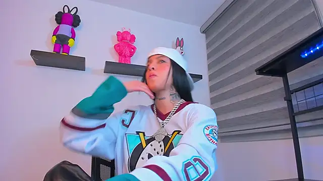 Gangster Girl online show from October 29, 2025, 4:11 am