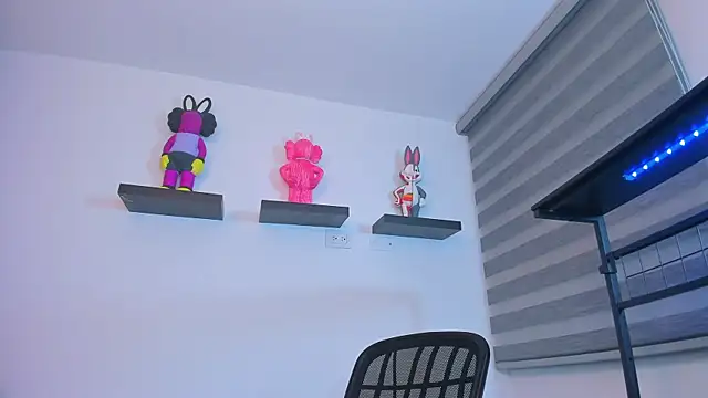 Gangster Girl online show from November 22, 2025, 12:32 am