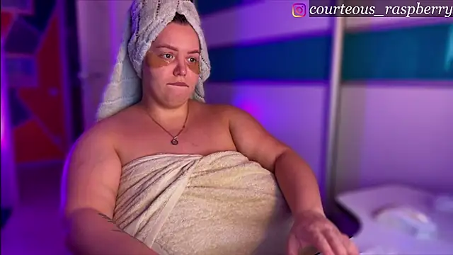 courteous raspberrry online show from November 28, 2025, 10:48 am