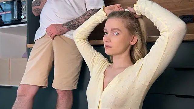 Adelovenick online show from March 4, 2026, 10:12 am