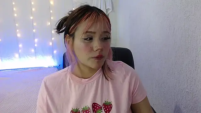 mixie cute online show from December 1, 2024, 7:52 pm