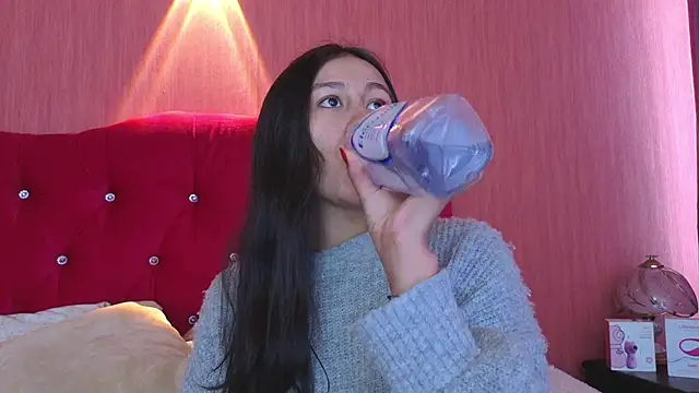 Snapshot of EmiGomez_ chatting on September 26, 2025, 1:07 pm EmiGomez online show from September 26, 2025, 1:07 pm