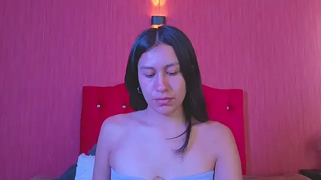 Snapshot of EmiGomez_ chatting on October 22, 2025, 1:54 pm EmiGomez online show from October 22, 2025, 1:54 pm