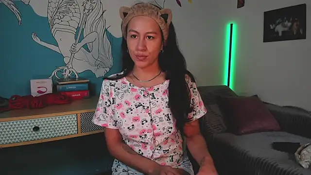 EmiGomez  online show from February 7, 2026, 12:13 pm