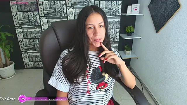 Snapshot of EmiGomez_ chatting on October 7, 2025, 1:34 pm EmiGomez online show from October 7, 2025, 1:34 pm