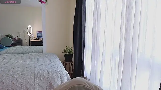 cameron cum online show from December 5, 2025, 11:53 am