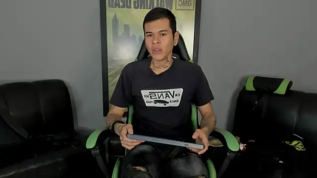 Snapshot of jamesinked_ chatting on February 9, 2025, 6:37 pm jamesinked online show from February 9, 2025, 6:37 pm