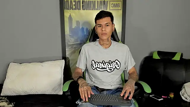 Snapshot of jamesinked_ chatting on March 21, 2025, 7:24 pm jamesinked online show from March 21, 2025, 7:24 pm