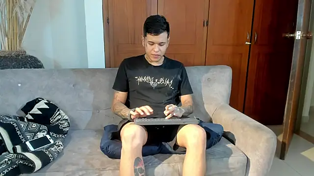 Snapshot of jamesinked_ chatting on October 13, 2025, 7:37 pm jamesinked online show from October 13, 2025, 7:37 pm