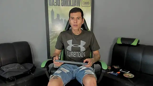 Snapshot of jamesinked_ chatting on February 11, 2025, 5:40 pm jamesinked online show from February 11, 2025, 5:40 pm