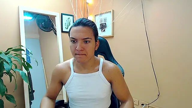 Snapshot of aslyhernandez_7 chatting on January 30, 2025, 11:33 am aslyhernandez 7 online show from January 30, 2025, 11:33 am