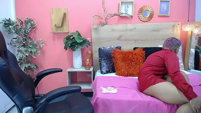 aslyhernandez 7 online show from March 24, 2026, 12:05 pm