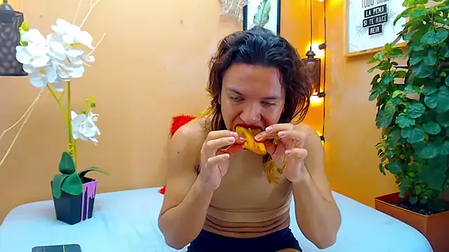 Snapshot of aslyhernandez_7 chatting on October 18, 2025, 1:13 pm aslyhernandez 7 online show from October 18, 2025, 1:13 pm