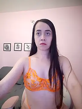 Snapshot of sophie_pazz chatting on June 13, 2026, 12:58 pm sophie pazz online show from June 13, 2026, 12:58 pm