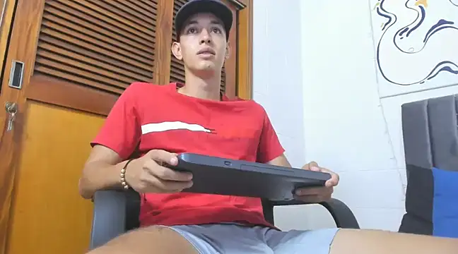 Snapshot of jake_shadow14 chatting on March 21, 2025, 9:01 pm jake shadow14 online show from March 21, 2025, 9:01 pm