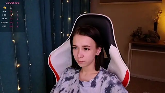 LilithStrangfor online show from December 28, 2024, 2:33 am