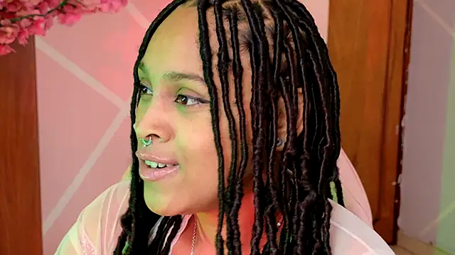 Elith noa online show from October 28, 2025, 8:08 pm