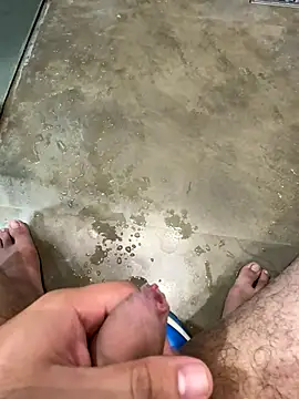 versatile guy01 online show from September 10, 2025, 3:05 am