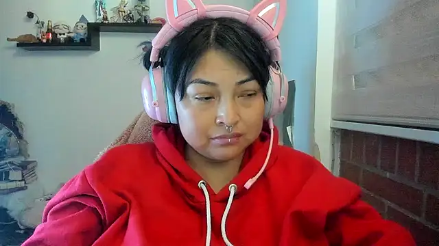 Shaddycute  online show from April 19, 2026, 11:44 am