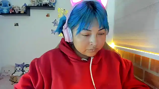 Shaddycute  online show from December 15, 2025, 3:29 pm