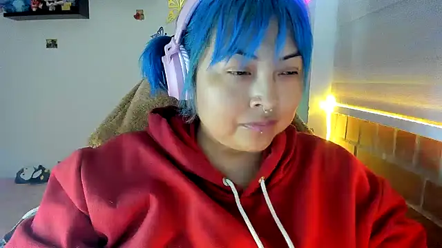 Shaddycute  online show from December 3, 2025, 12:44 am