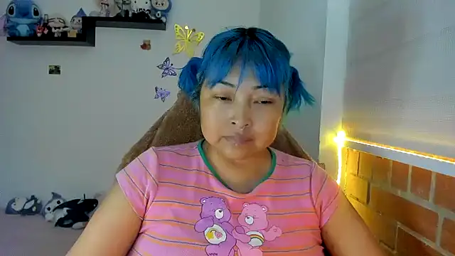 Shaddycute  online show from December 3, 2025, 1:43 pm