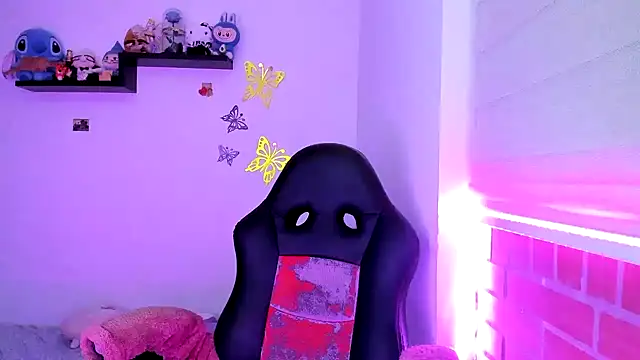 Shaddycute  online show from November 10, 2025, 9:53 pm