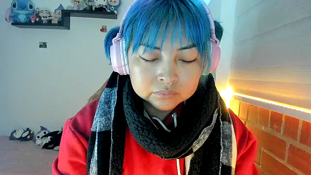 Shaddycute  online show from December 5, 2025, 10:03 am