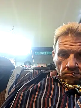 gettinit2wice online show from December 21, 2025, 5:47 pm