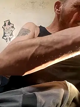 gettinit2wice online show from January 18, 2025, 11:44 pm