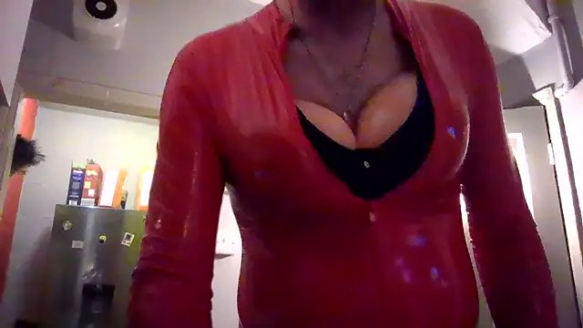 Snapshot of biffboff123 chatting on June 4, 2026, 10:47 pm biffboff123 online show from June 4, 2026, 10:47 pm
