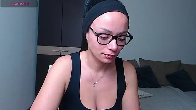 BabySerene online show from April 8, 2026, 3:30 am