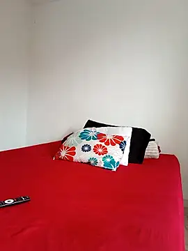 Snapshot of LEIRIS_Y_FRED_01 chatting on October 30, 2025, 1:31 pm LEIRIS Y FRED 01 online show from October 30, 2025, 1:31 pm