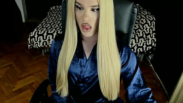 Snapshot of EvelynLexy chatting on October 4, 2025, 4:08 pm EvelynLexy online show from October 4, 2025, 4:08 pm