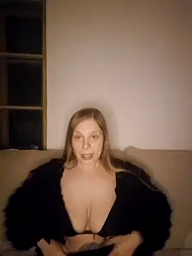 katiestevens online show from November 23, 2025, 10:09 pm