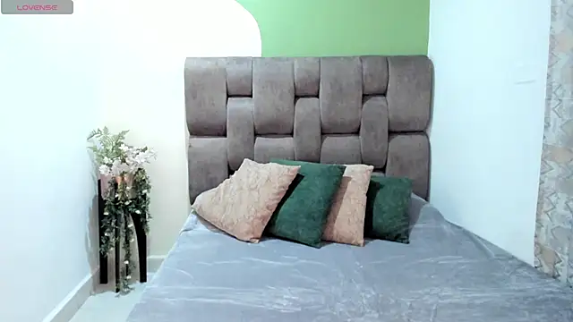 Snapshot of _nina_sweet chatting on November 28, 2025, 12:05 pm nina sweet online show from November 28, 2025, 12:05 pm