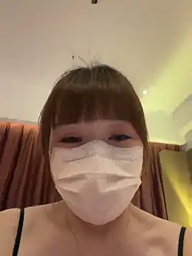 Lucky-Anna001 online show from May 13, 2026, 1:29 pm