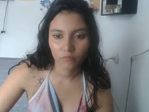 Snapshot of HannaKlein chatting on November 18, 2025, 6:00 pm HannaKlein online show from November 18, 2025, 6:00 pm