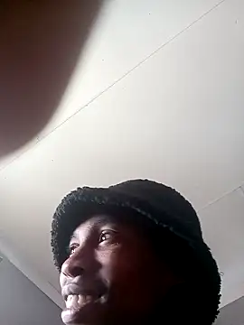 hoittytoittyxx online show from September 28, 2025, 11:39 am